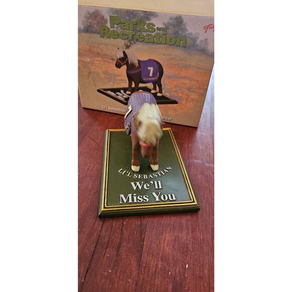 Parks And Recreation TV NBC Lil Sebastian bobblehead - Picture 2 of 3